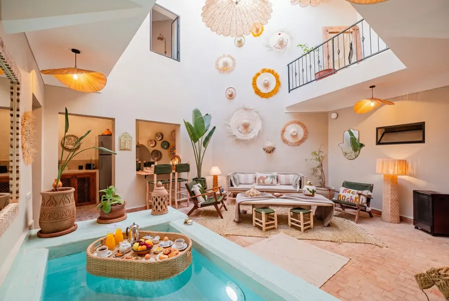 Riad privé 4 suites avec piscine chauffée, rooftop et vue sur l'Atlas, médina de Marrakech